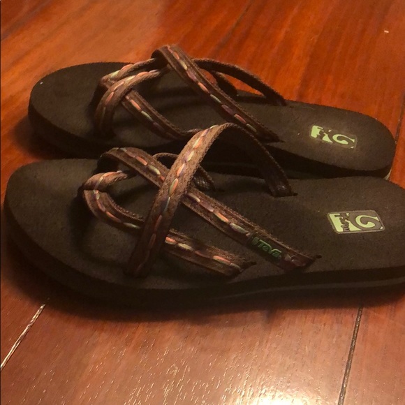 Teva Shoes - Teva Mush #6840 Thong Flip Flop w’s sz 5